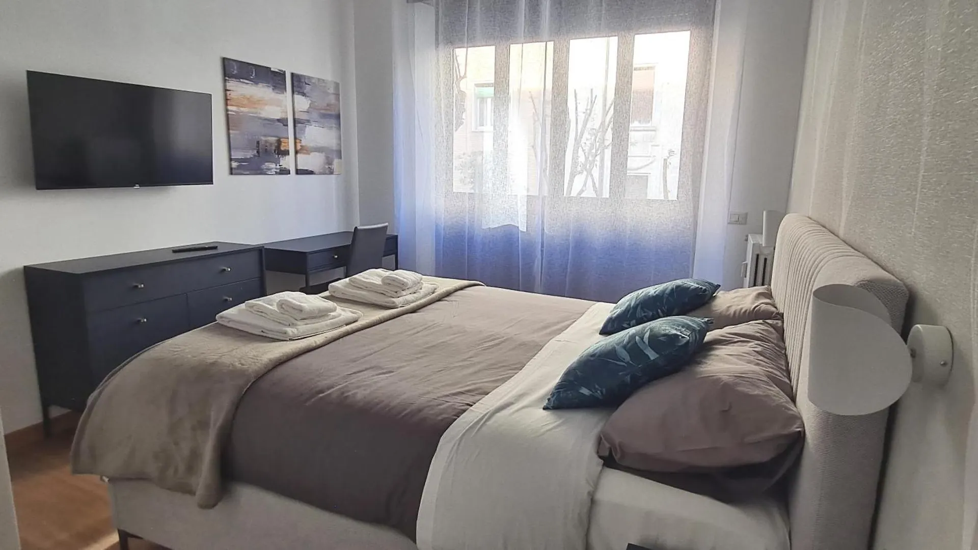 Romebesthome Beccaria - Piazza Del Popolo شقة